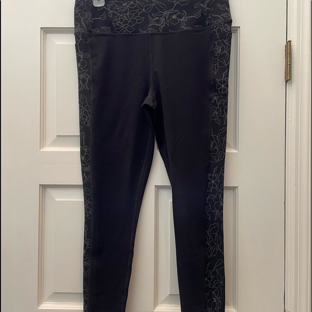 NWOT Skechers Black & Charcoal Compression Yoga Pants XL